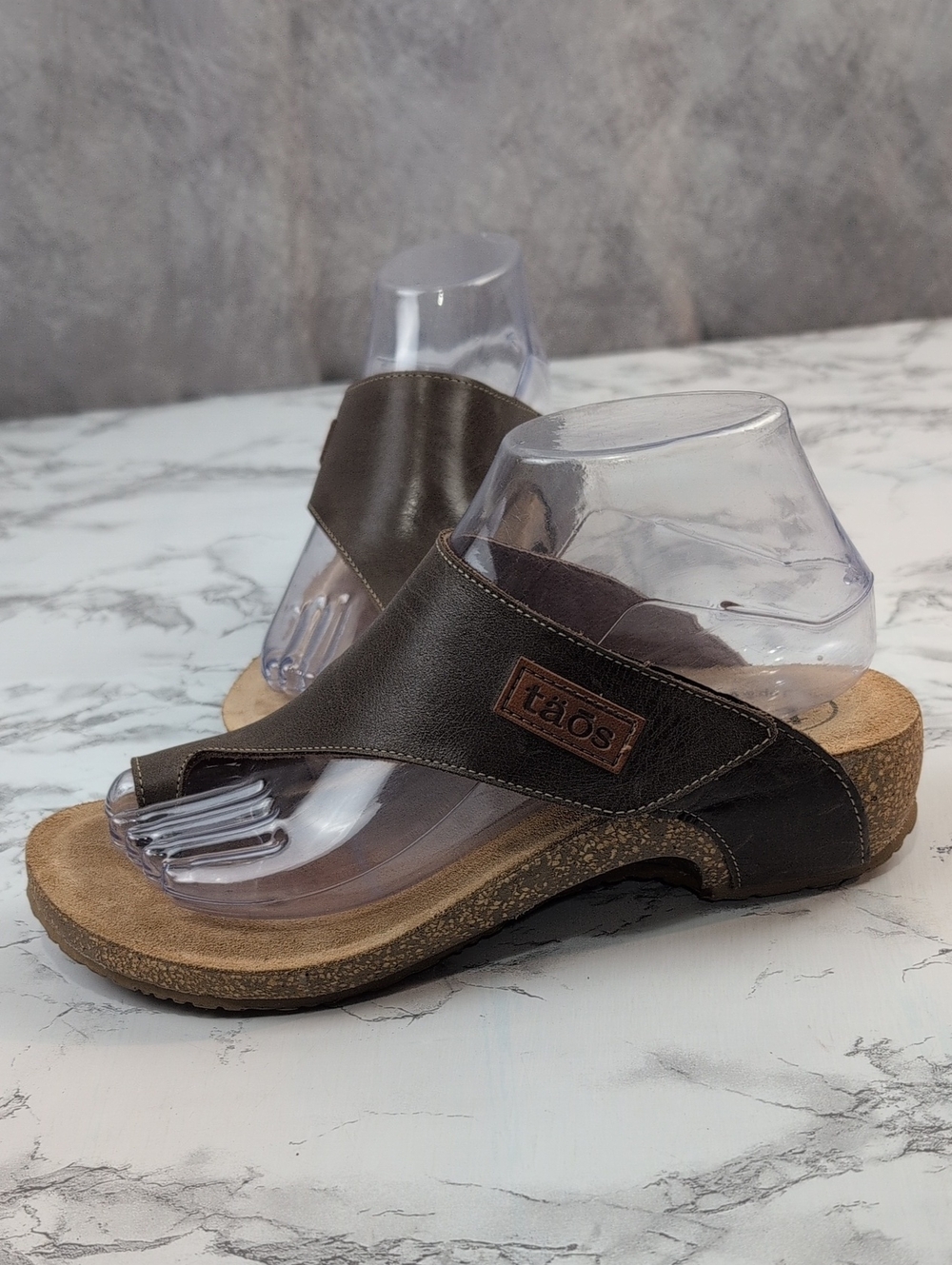 Taos Brown Leather Toe Loop Sandals | Size EU 38 / US 7–7.5